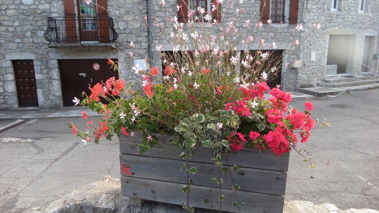 La Renaissance Hotel Saint-Cirgues-en-Montagne